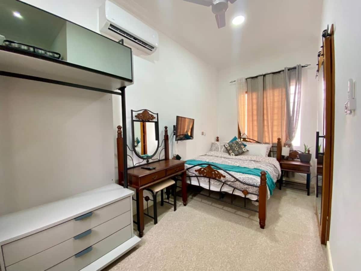 Double bedroom at Summit Escape Gardens in Accra